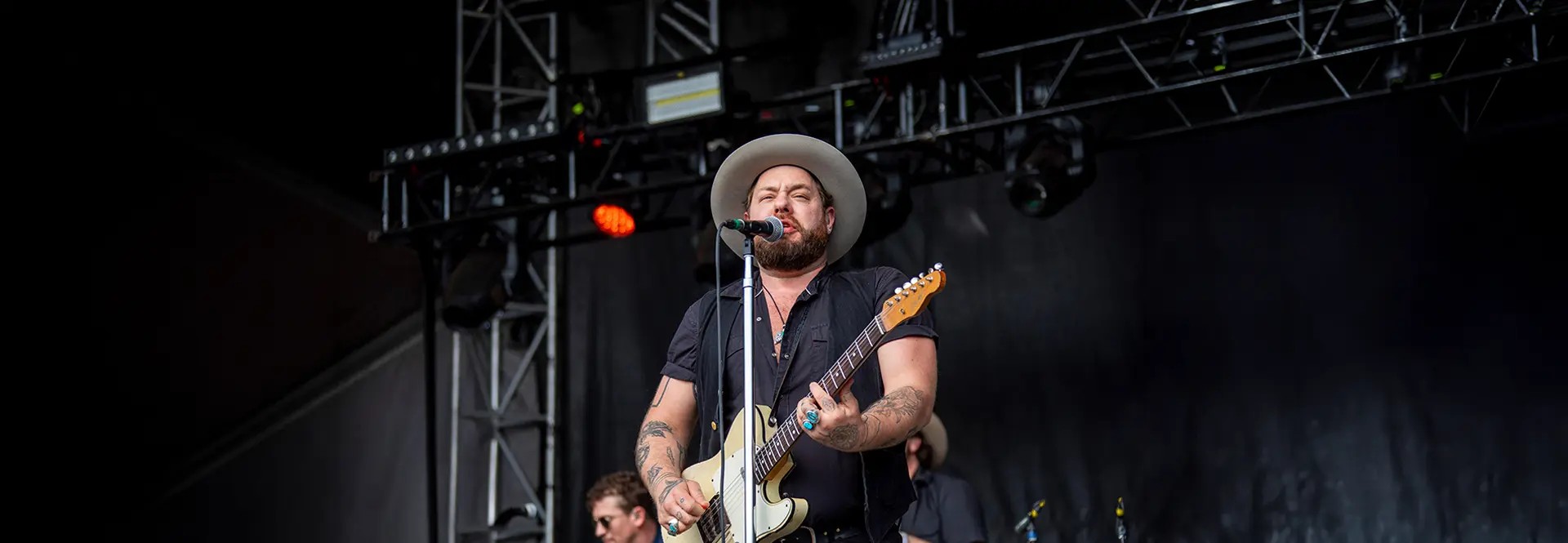 Image of Nathaniel Rateliff Parking