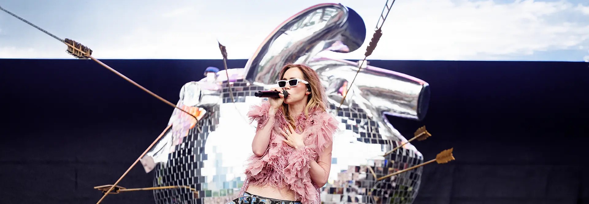 Image of Suki Waterhouse